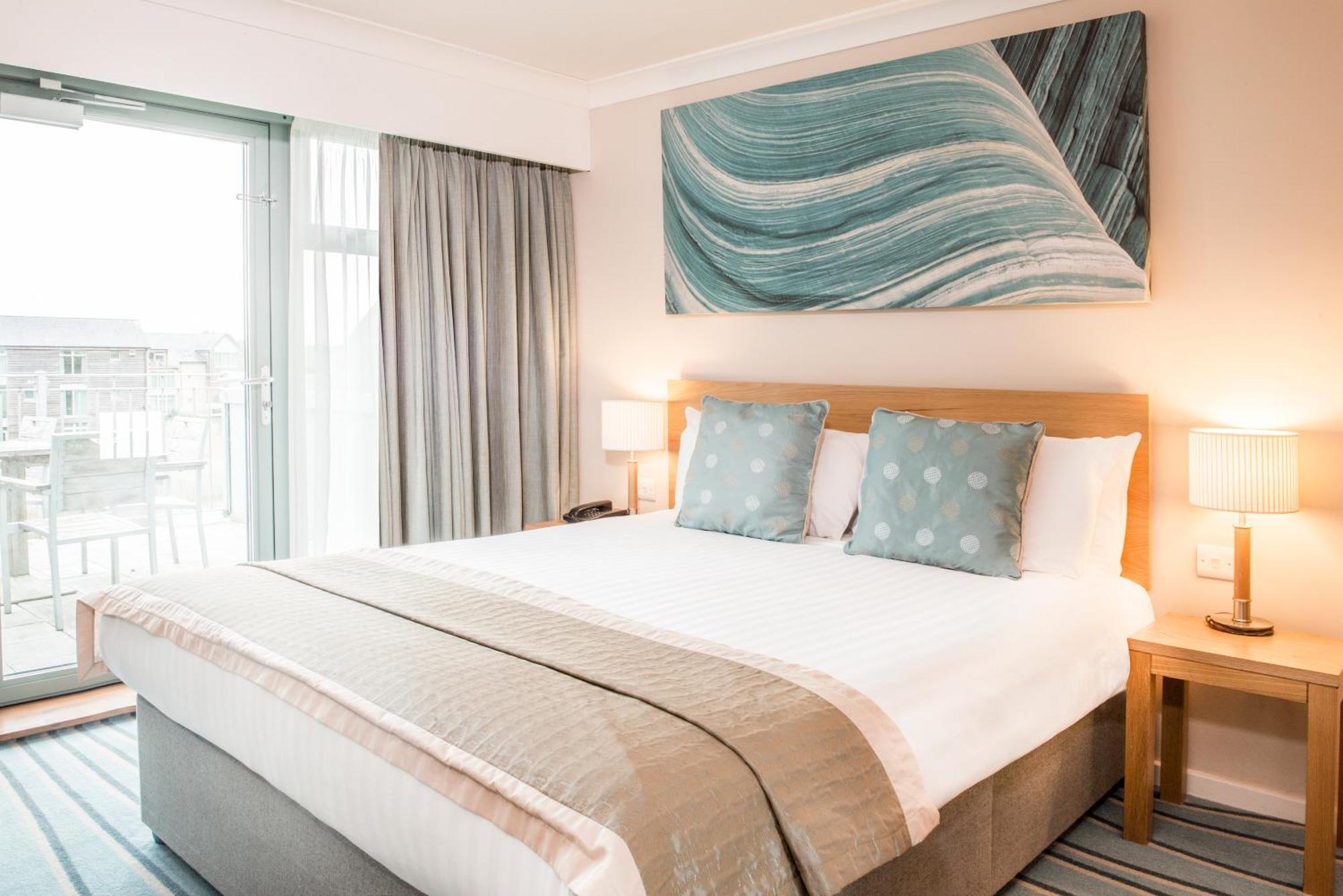 De Vere Cotswold Water Park Apartments Cirencester Bagian luar foto